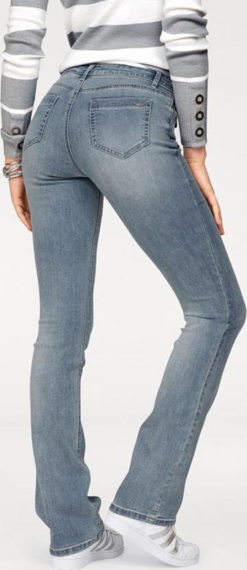 Клешеные джинсы