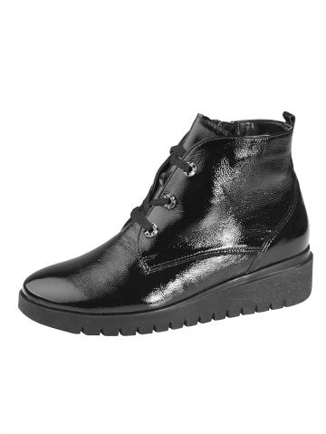 Сапожки на шнуровке