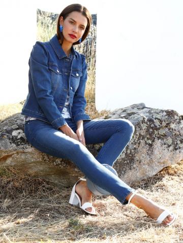 Джинсовая куртка