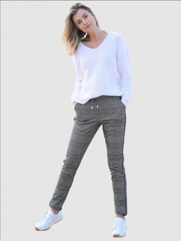 Вязаный пуловер