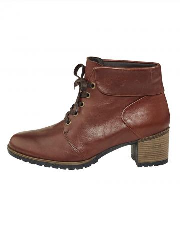 Сапожки на шнуровке