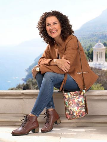 Сапожки на шнуровке