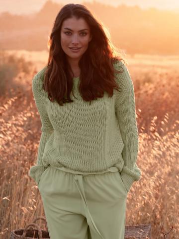 Вязаный пуловер