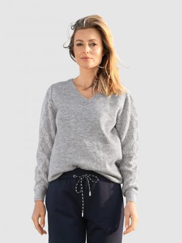 Вязаный пуловер