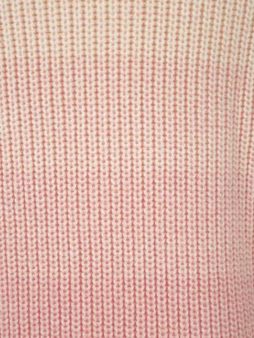 Вязаный пуловер