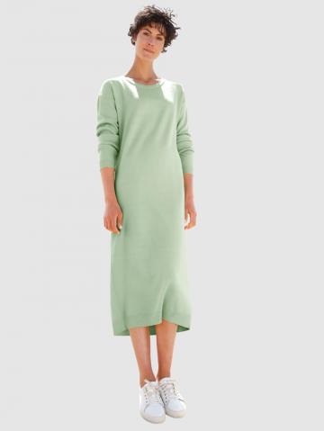 Вязаное платье