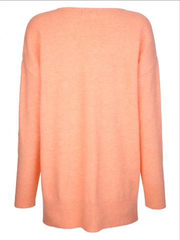 Вязаный пуловер