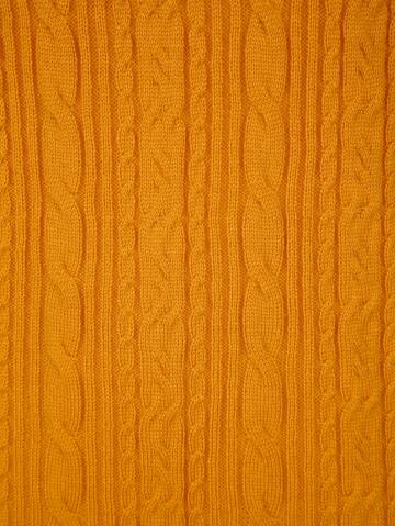 Вязаный пуловер