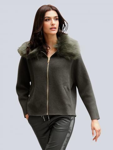 Вязаная кофта