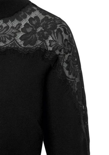 Вязаный пуловер