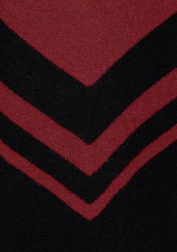 Вязаный пуловер