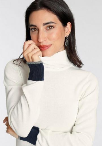 Вязаный пуловер