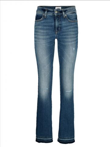 Прямые джинсы