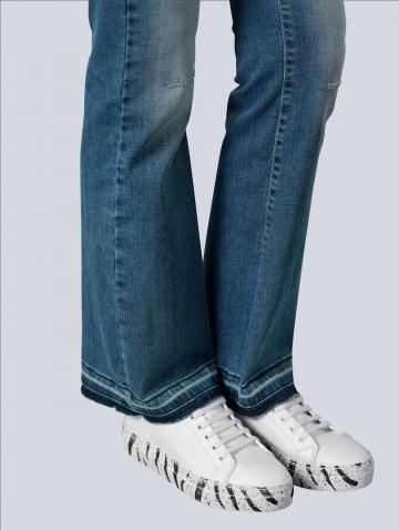 Прямые джинсы