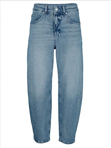 Короткие джинсы