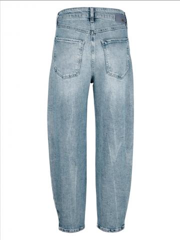 Короткие джинсы