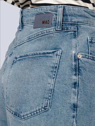 Короткие джинсы