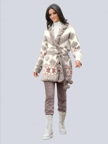 Длинная вязаная кофта