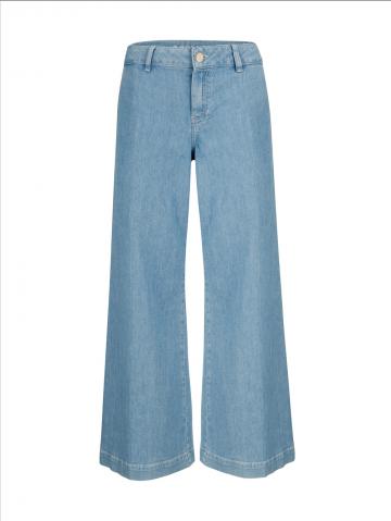 Короткие джинсы