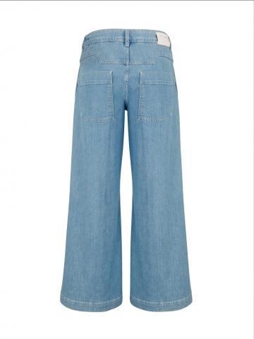 Короткие джинсы