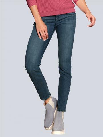 Прямые джинсы