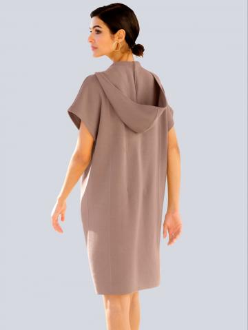 Вязаное платье