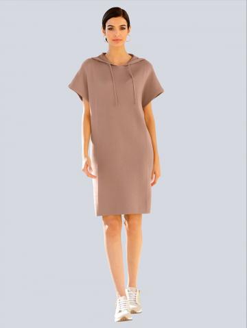 Вязаное платье