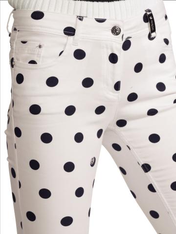 Короткие джинсы