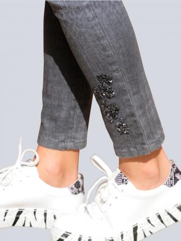 Прямые джинсы