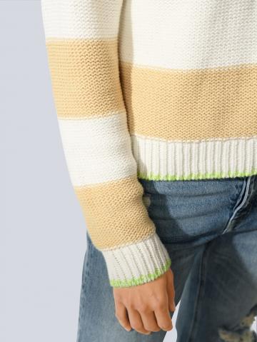 Пуловер с круглым вырезом