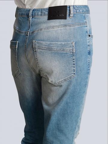 Короткие джинсы