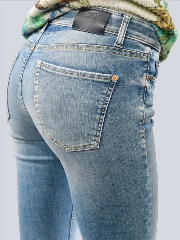 Короткие джинсы