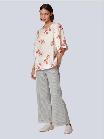 Короткие джинсы