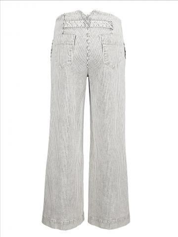 Короткие джинсы