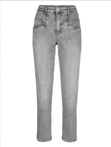 Короткие джинсы