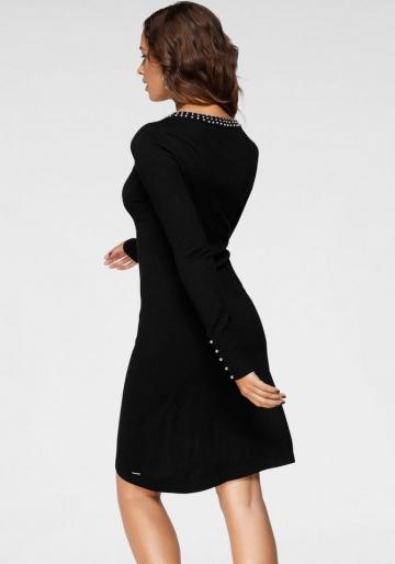 Вязаное платье