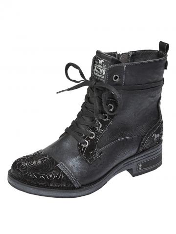 Сапожки на шнуровке