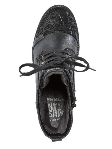 Сапожки на шнуровке