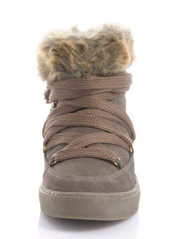 Сапожки на шнуровке