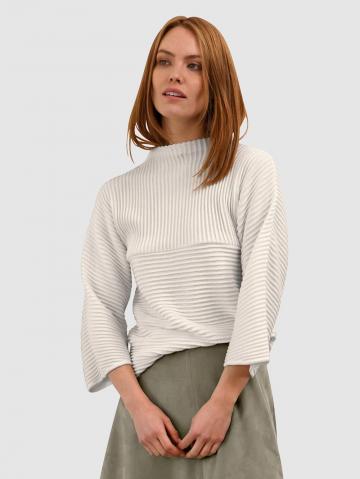 Вязаный пуловер