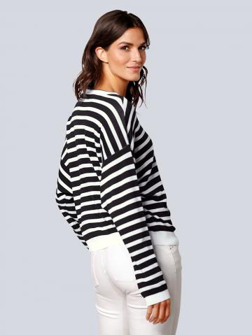 Пуловер с круглым вырезом