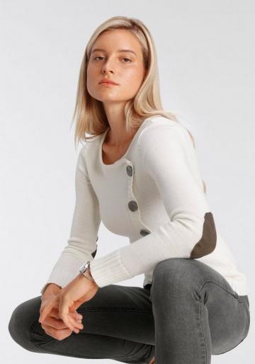 Вязаный пуловер