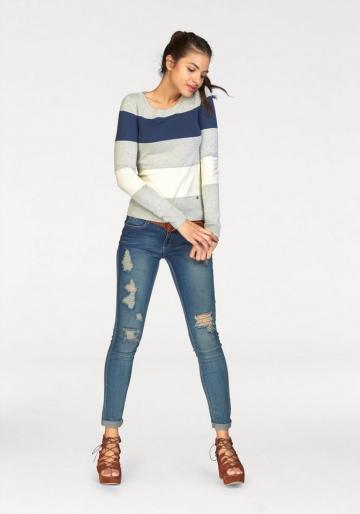 Вязаный пуловер