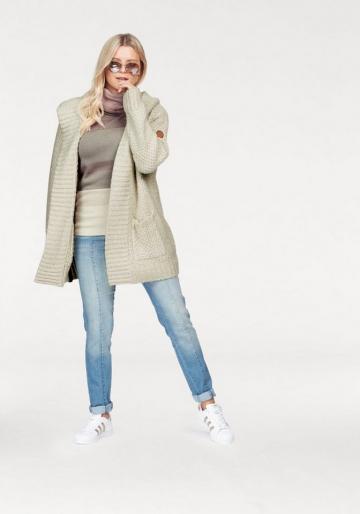 Вязаный пуловер