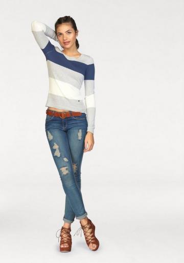 Вязаный пуловер