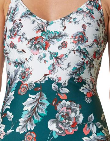 Слитный купальник