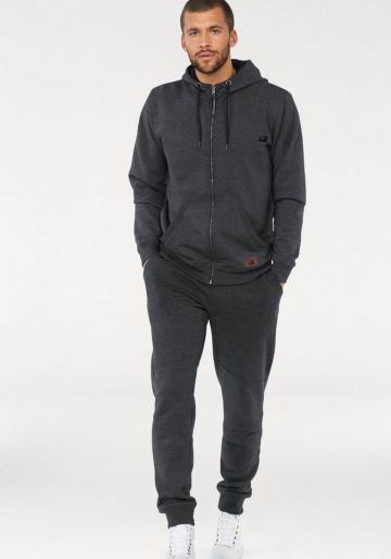 Спортивный костюм (2 шт)