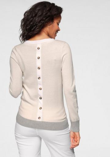 Вязаный пуловер