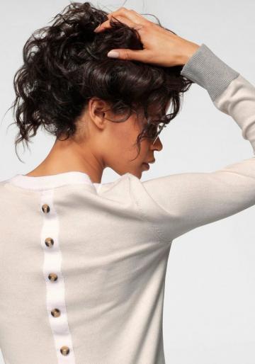 Вязаный пуловер