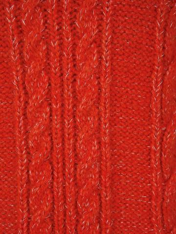 Вязаный пуловер